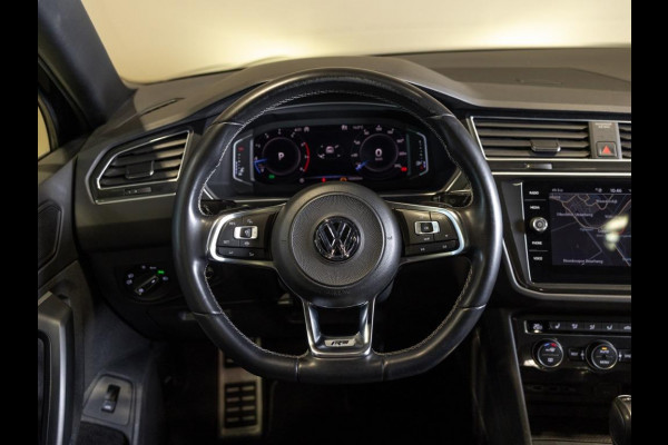Volkswagen Tiguan 2.0 TSI 4Motion 2x R-Line / 230pk / Panoramadak / Trekhaak / Apple Carplay