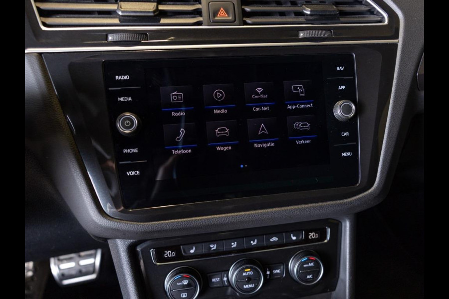 Volkswagen Tiguan 2.0 TSI 4Motion 2x R-Line / 230pk / Panoramadak / Trekhaak / Apple Carplay