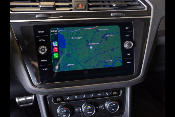 Volkswagen Tiguan 2.0 TSI 4Motion 2x R-Line / 230pk / Panoramadak / Trekhaak / Apple Carplay