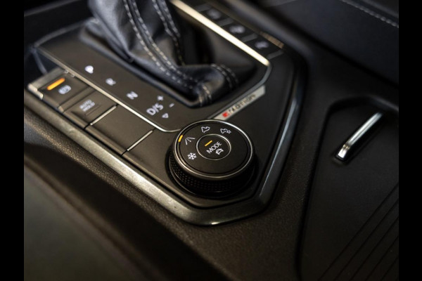 Volkswagen Tiguan 2.0 TSI 4Motion 2x R-Line / 230pk / Panoramadak / Trekhaak / Apple Carplay