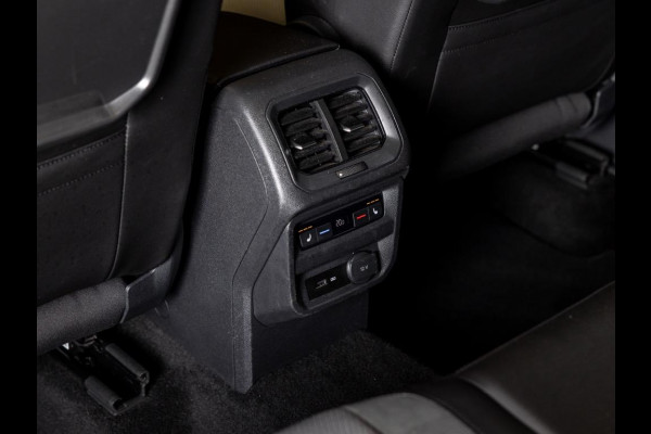 Volkswagen Tiguan 2.0 TSI 4Motion 2x R-Line / 230pk / Panoramadak / Trekhaak / Apple Carplay