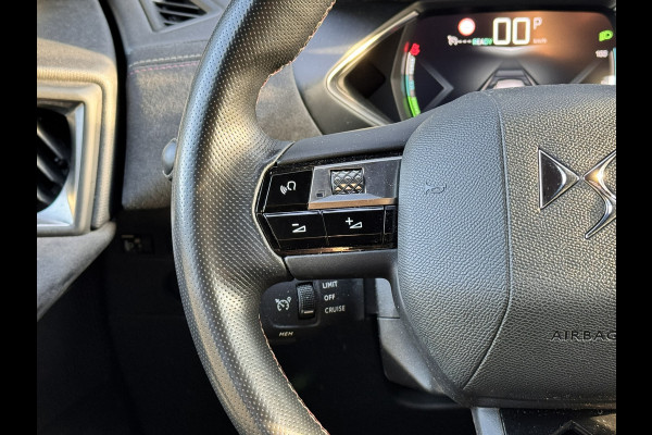 DS DS 3 Crossback E-Tense Business 50 kWh | Stoelverwarming | Apple carplay/Android auto | Camera achter | Cruise control | Navigatie |  Deze auto bezichtigen? Bel voor een afspraak!