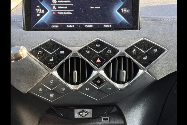 DS DS 3 Crossback E-Tense Business 50 kWh | Stoelverwarming | Apple carplay/Android auto | Camera achter | Cruise control | Navigatie |  Deze auto bezichtigen? Bel voor een afspraak!