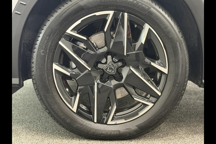 Peugeot 5008 1.2 Hybrid 136pk Allure Automaat | Navigatie | Cruise control | Climate control | LED | Voorstoelen verwarmd | Parkeersensoren | Camera | Apple Carplay/ Android Auto | Radio