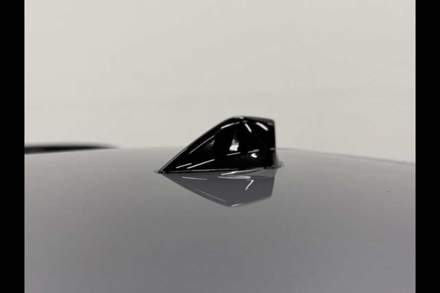 Peugeot 5008 1.2 Hybrid 136pk Allure Automaat | Navigatie | Cruise control | Climate control | LED | Parkeersensoren | Camera | Apple Carplay/ Android Auto | Radio