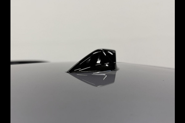 Peugeot 5008 1.2 Hybrid 136pk Allure Automaat | Navigatie | Cruise control | Climate control | LED | Parkeersensoren | Camera | Apple Carplay/ Android Auto | Radio