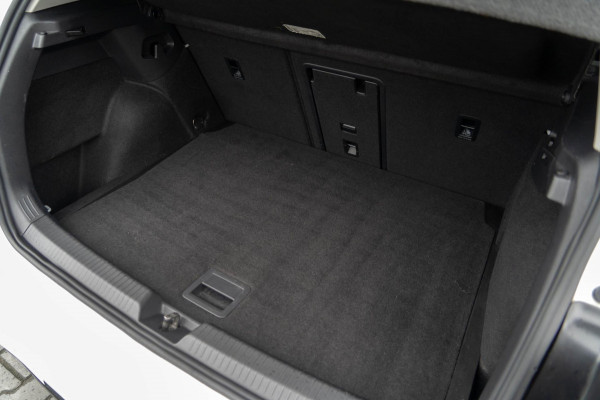 Volkswagen Golf 1.5 eTSI R-Line Business | Panoramadak | ACC | Automaat