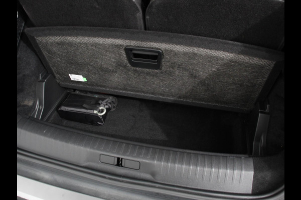 Peugeot 5008 1.2 Hybrid 136pk Allure Automaat | Navigatie | Cruise control | Climate control | LED | Parkeersensoren | Camera | Apple Carplay/ Android Auto | Radio