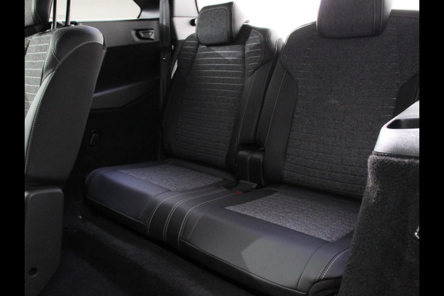 Peugeot 5008 1.2 Hybrid 136pk Allure Automaat | Navigatie | Cruise control | Climate control | LED | Parkeersensoren | Camera | Apple Carplay/ Android Auto | Radio