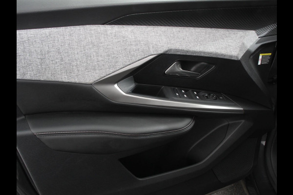 Peugeot 5008 1.2 Hybrid 136pk Allure Automaat | Navigatie | Cruise control | Climate control | LED | Parkeersensoren | Camera | Apple Carplay/ Android Auto | Radio