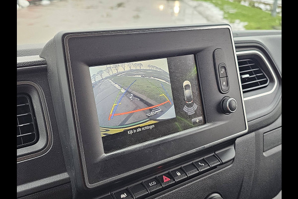 Renault Master T35 2.3 dCi 135 L2H2 airco, navi, pdc, trekhaak