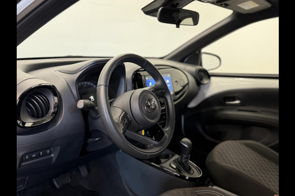 Toyota Aygo X 1.0 VVT-i Automaat Pulse | Navigatie | Apple Carplay/Android Auto | Camera | 17" Lichtmetalen Velgen | Climate Control | Adaptive Cruise Control | Two Tone