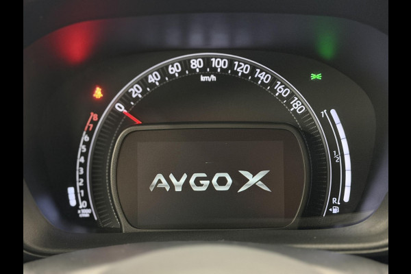 Toyota Aygo X 1.0 VVT-i Automaat Pulse | Navigatie | Apple Carplay/Android Auto | Camera | 17" Lichtmetalen Velgen | Climate Control | Adaptive Cruise Control | Two Tone