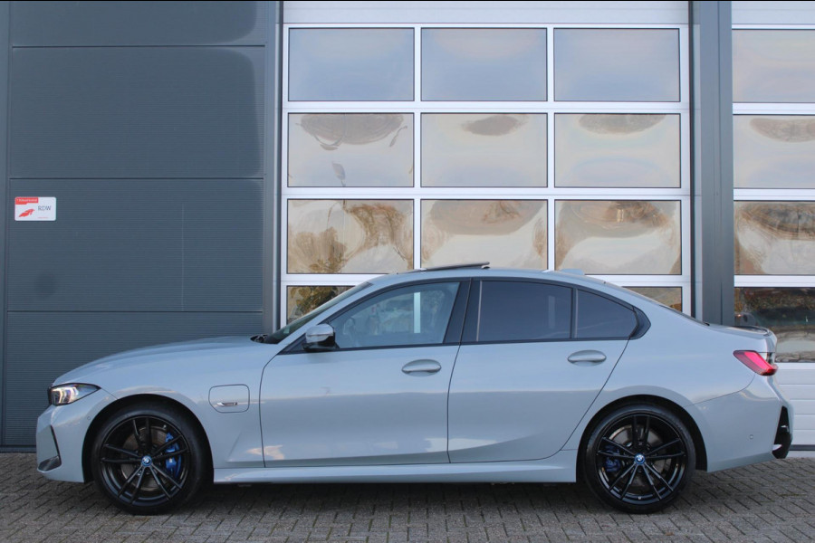 BMW 3-serie 330e M-Sport Pro | Pano | HUD | HK | 19''