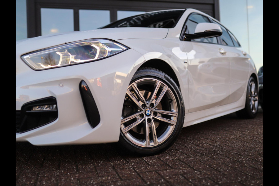 BMW 1-serie 118i High Executive | M-Sport | PDC | LED | Cruise Control