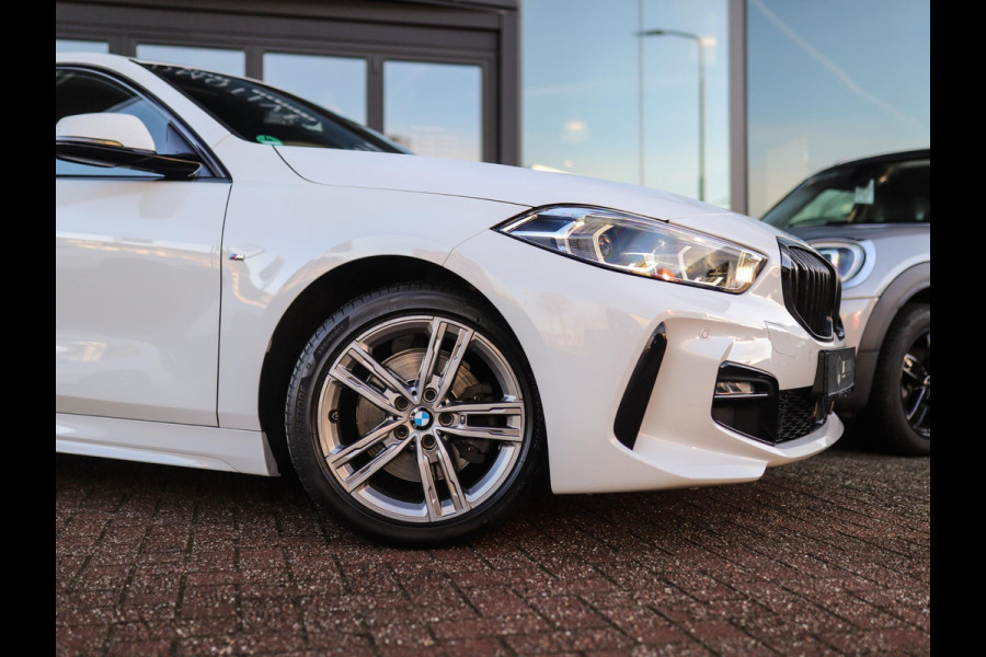BMW 1-serie 118i High Executive | M-Sport | PDC | LED | Cruise Control
