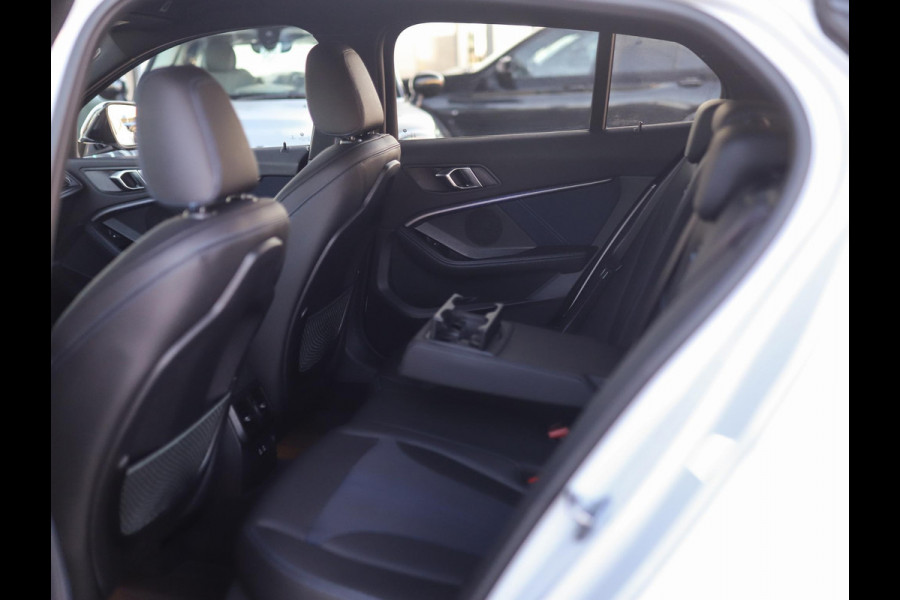 BMW 1-serie 118i High Executive | M-Sport | PDC | LED | Cruise Control