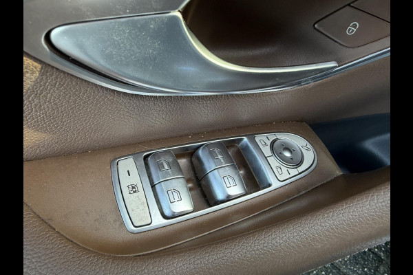 Mercedes-Benz E-Klasse 220 d Business Solution | Widescreen | Sfeerverlichting | Navigatie | Lederen Bekleding | Stoelverwarming |