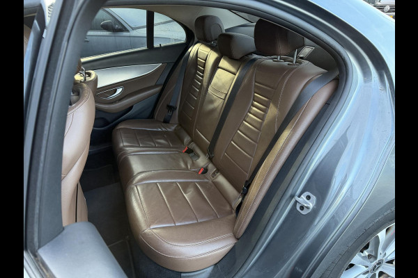 Mercedes-Benz E-Klasse 220 d Business Solution | Widescreen | Sfeerverlichting | Navigatie | Lederen Bekleding | Stoelverwarming |