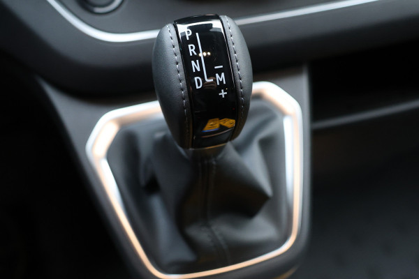 Renault Trafic 2.0 170 PK L2H1 DC | Dubbel Cabine | L+R Schuifdeur | Navigatie | Blind Spot | Camera | CarPlay | Trekhaak | Stoelverwarming | Virtual Cockpit | 5-Zitter | Dubbel cabine | NAP Logisch | NL Auto