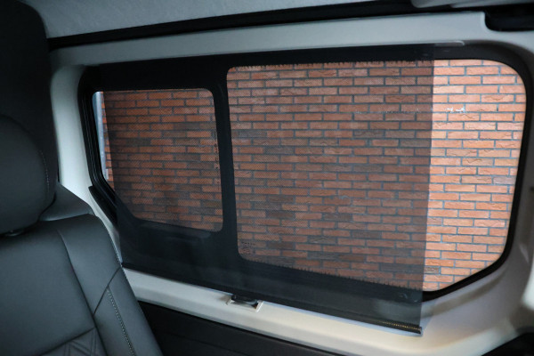 Renault Trafic 2.0 170 PK L2H1 DC | Dubbel Cabine | L+R Schuifdeur | Navigatie | Blind Spot | Camera | CarPlay | Trekhaak | Stoelverwarming | Virtual Cockpit | 5-Zitter | Dubbel cabine | NAP Logisch | NL Auto