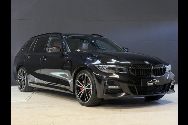 BMW 3 Serie Touring 320e Business Edition Plus | M-Sport | 19''inch | Stoel/stuurverw. | Apple Carplay | Sfeerverlichting