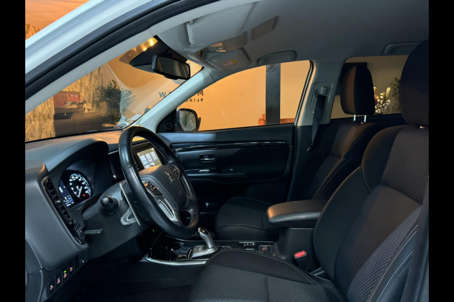 Mitsubishi Outlander 2.4 PHEV Intense Garantie Camera Navi StoelVW LED Cruise Clima Rijklaar