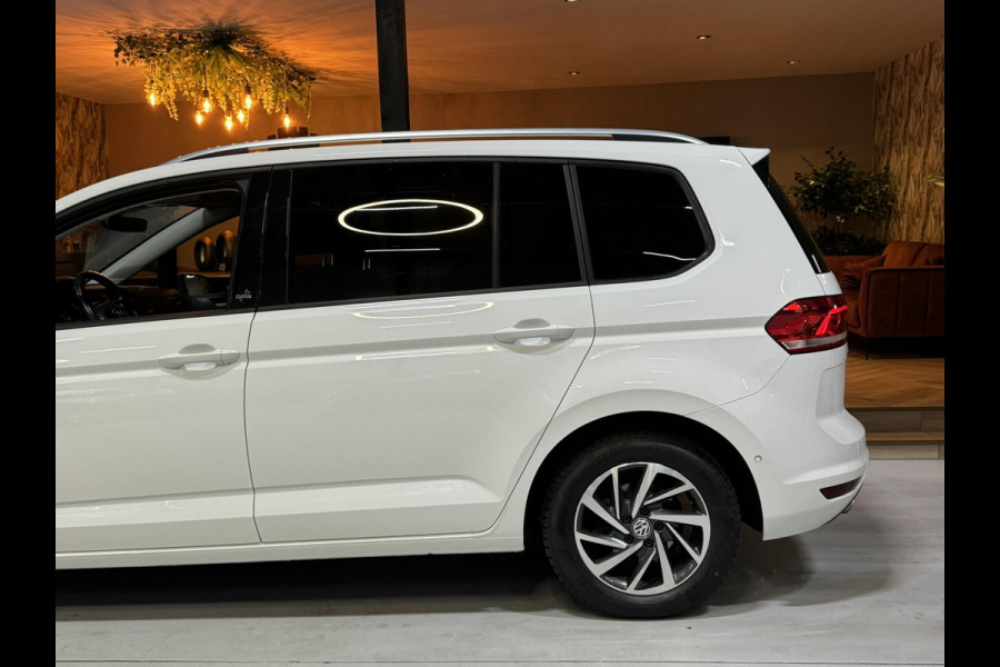 Volkswagen Touran 1.4 TSI Highline 7p Garantie Standkachel StoelVW Camera Carplay Adoptieve Cruise Navi Clima Led Rijklaar