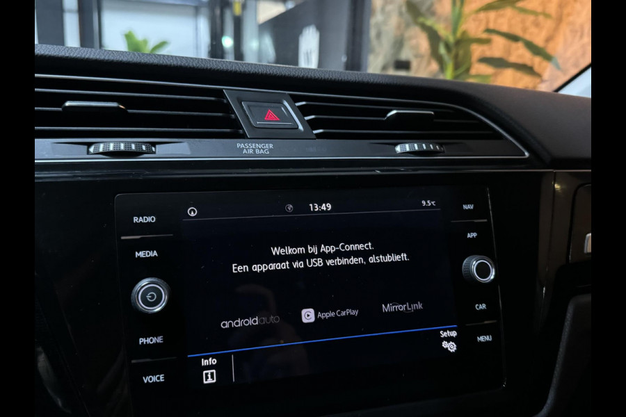 Volkswagen Touran 1.4 TSI Highline 7p Garantie Standkachel StoelVW Camera Carplay Adoptieve Cruise Navi Clima Led Rijklaar
