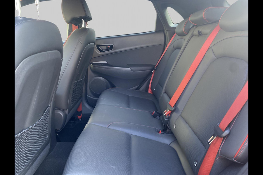 Hyundai Kona 1.6 T-GDI Premium | automaat | 177PK | volleder | trekhaak | stoelverwarming | stoelventilatie | stuurverwarming |