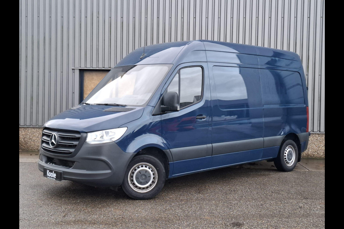 Mercedes-Benz Sprinter 311 CDI GB L2 FWD Functional 3.5T / AIRCO / CAMERA / 3 ZITS / DEALER ONDERHOUDEN / NAVI