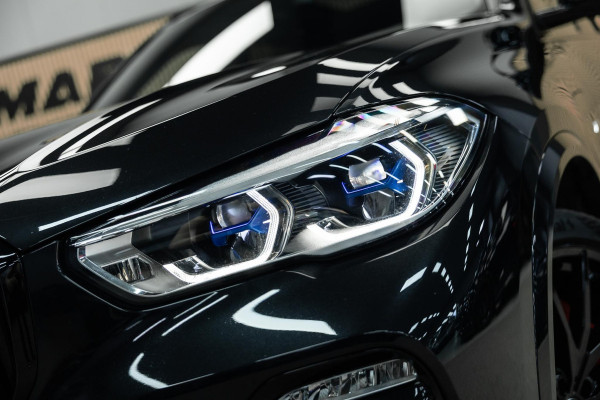 BMW X5 xDrive45e High Executive | M uitgevoerd | Stoelmassage | Sky Lounge | Head-Up | Carbon |