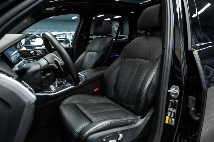 BMW X5 xDrive45e High Executive | M uitgevoerd | Stoelmassage | Sky Lounge | Head-Up | Carbon |