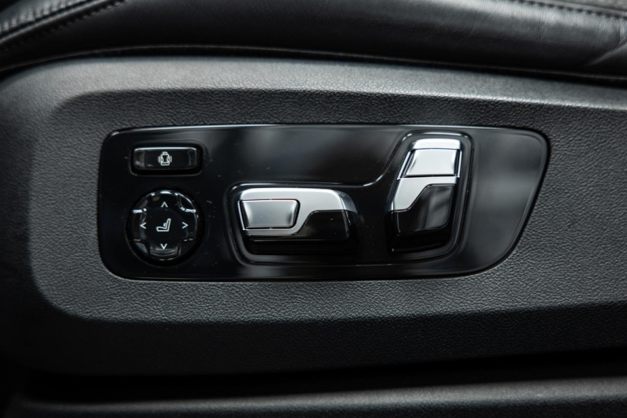 BMW X5 xDrive45e High Executive | M uitgevoerd | Stoelmassage | Sky Lounge | Head-Up | Carbon |