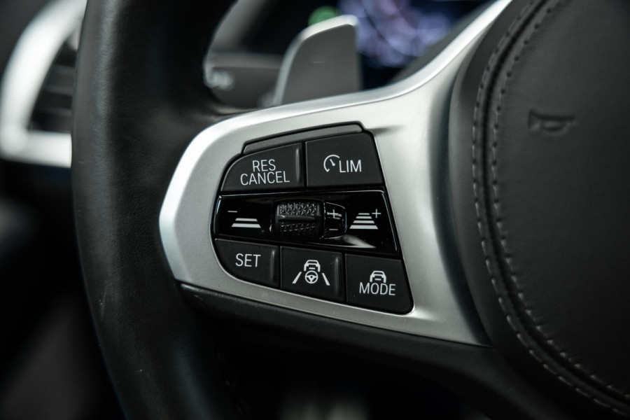 BMW X5 xDrive45e High Executive | M uitgevoerd | Stoelmassage | Sky Lounge | Head-Up | Carbon |