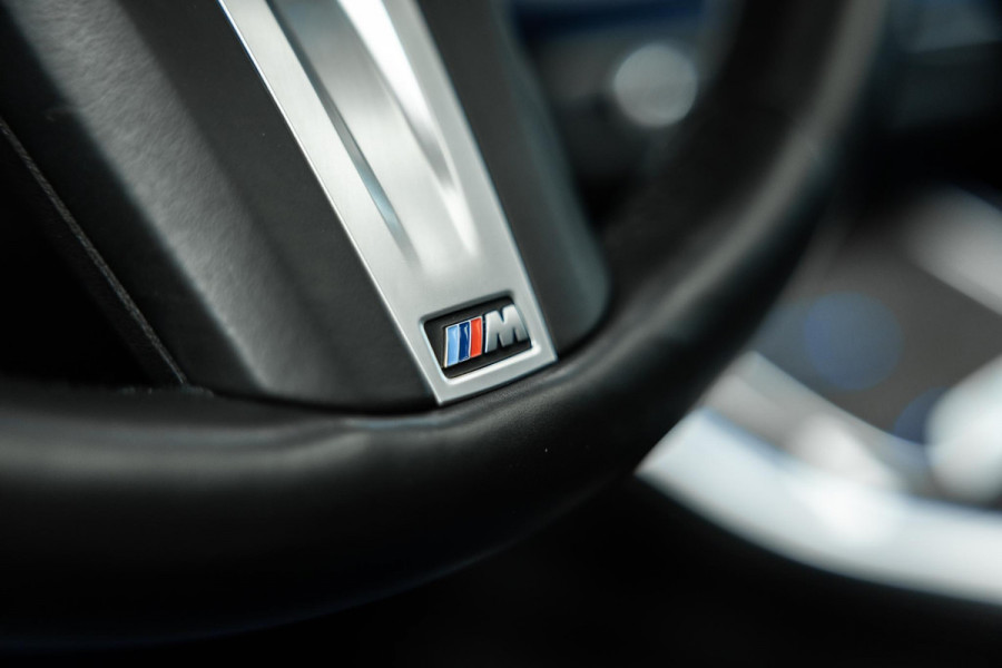 BMW X5 xDrive45e High Executive | M uitgevoerd | Stoelmassage | Sky Lounge | Head-Up | Carbon |