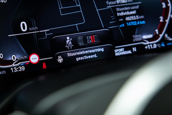 BMW X5 xDrive45e High Executive | M uitgevoerd | Stoelmassage | Sky Lounge | Head-Up | Carbon |