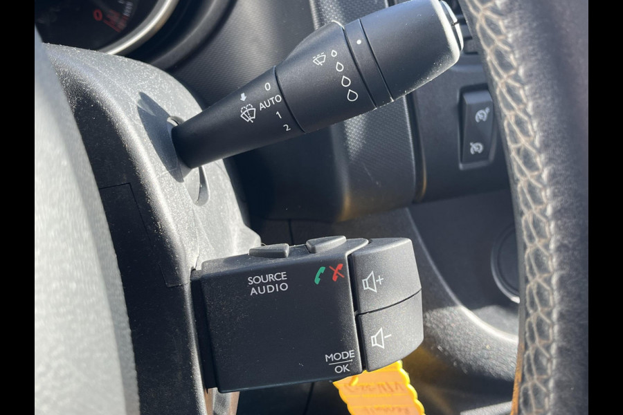 Renault Trafic 2.0 dCi 145 T29 L2H1*ECC*CRUISE*NAVI*HAAK*CAM*