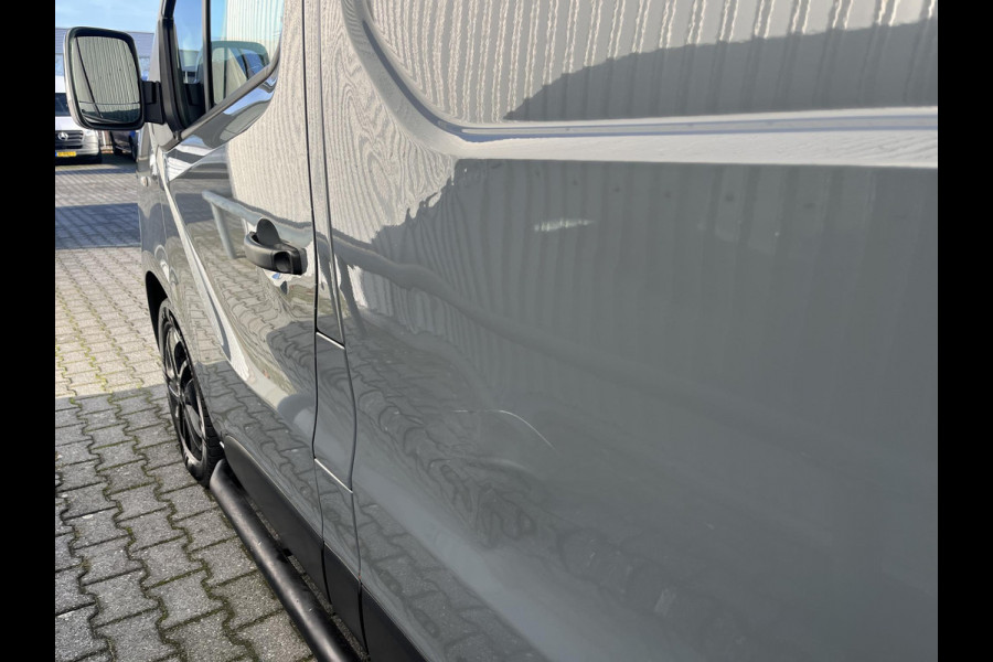 Renault Trafic 2.0 dCi 145 T29 L2H1*ECC*CRUISE*NAVI*HAAK*CAM*