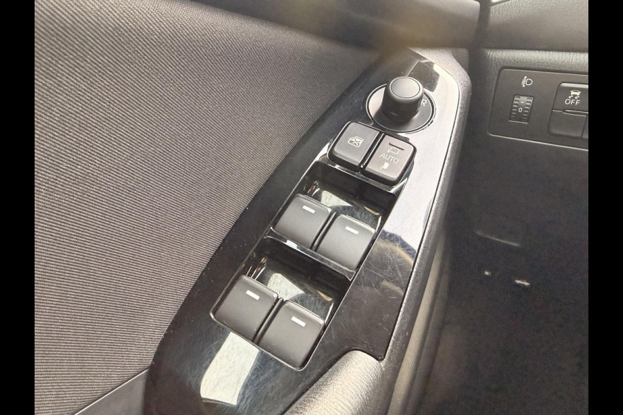 Mazda 3 2.0 SkyActiv-G 120 SkyLease | ACHTERUITRIJCAMERA | STOELVERWARMING |