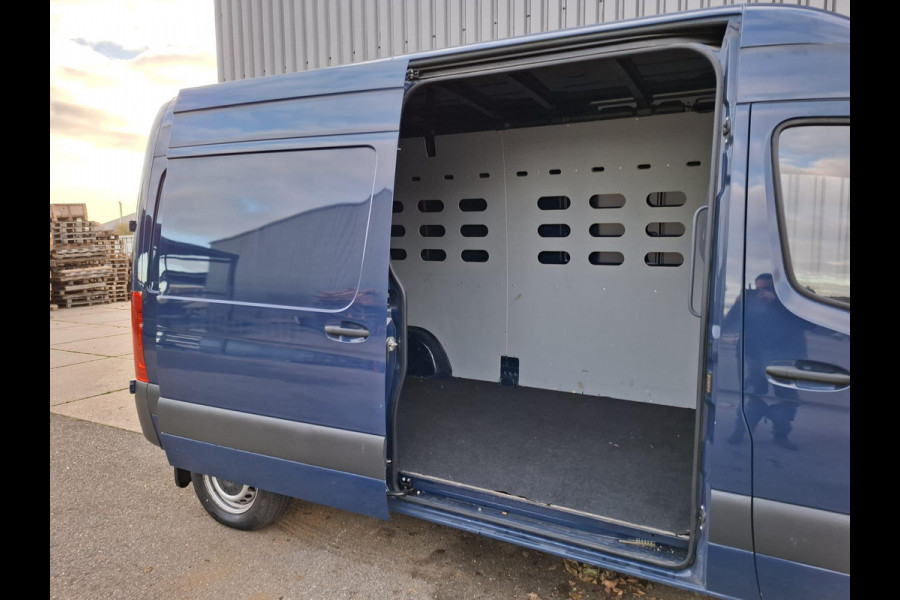 Mercedes-Benz Sprinter 311 CDI GB L2 FWD Functional 3.5T / AIRCO / CAMERA / 3 ZITS / DEALER ONDERHOUDEN / NAVI