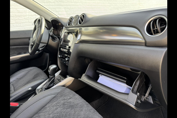 Suzuki Vitara 1.5 Hybrid Automaat Adaptive cruise Climate control Full LED Panoramadak Achteruitrijcamera Apple / Android Trekhaak