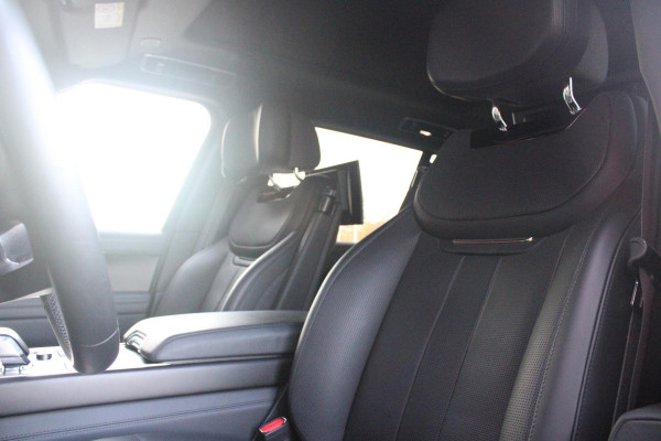 Land Rover Range Rover 4.4 V8 P530 SV LWB AWD AUTOMAAT | PANORAMISCH SCHUIF/KANTEL DAK | MEESTURENDE ACHTERAS | ELEKTRISCH WEGKLAPBARE TREKHAAK | SV INTERIEUR FIRST CLASS CABIN PACK (TWEE VOLLEDIG VERTELBARE ACHTERSTOELEN MET SCHERMEN EN KOELKAST) (RSE) | 23" OBLIVN VELGEN | LUCHTVERING | MASSAGE FUNCTIE OP ALLE STOELEN INCL. VERWARMING EN KOELING | VOORRUIT/STUUR VERWARMING | PRIVACY GLASS | LEDEREN BEKLEDING SEMI ANILINE/EBONY | ADAPTIVE CRUISE CONTROL | ALLE STOELEN ELEKTRISCH VERSTELBAAR 24 VOUDIG | 360° CAMERA | HEMELBEKLEDING LEDER EBONY | DODEHOEK DETECTIE | HEAD UP DISPLAY | SOFT CLO