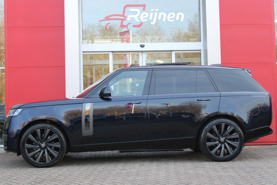 Land Rover Range Rover 4.4 V8 P530 SV LWB AWD AUTOMAAT | PANORAMISCH SCHUIF/KANTEL DAK | MEESTURENDE ACHTERAS | ELEKTRISCH WEGKLAPBARE TREKHAAK | SV INTERIEUR FIRST CLASS CABIN PACK (TWEE VOLLEDIG VERTELBARE ACHTERSTOELEN MET SCHERMEN EN KOELKAST) (RSE) | 23" OBLIVN VELGEN | LUCHTVERING | MASSAGE FUNCTIE OP ALLE STOELEN INCL. VERWARMING EN KOELING | VOORRUIT/STUUR VERWARMING | PRIVACY GLASS | LEDEREN BEKLEDING SEMI ANILINE/EBONY | ADAPTIVE CRUISE CONTROL | ALLE STOELEN ELEKTRISCH VERSTELBAAR 24 VOUDIG | 360° CAMERA | HEMELBEKLEDING LEDER EBONY | DODEHOEK DETECTIE | HEAD UP DISPLAY | SOFT CLO