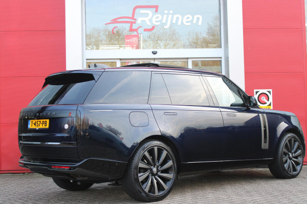 Land Rover Range Rover 4.4 V8 P530 SV LWB AWD AUTOMAAT | PANORAMISCH SCHUIF/KANTEL DAK | MEESTURENDE ACHTERAS | ELEKTRISCH WEGKLAPBARE TREKHAAK | SV INTERIEUR FIRST CLASS CABIN PACK (TWEE VOLLEDIG VERTELBARE ACHTERSTOELEN MET SCHERMEN EN KOELKAST) (RSE) | 23" OBLIVN VELGEN | LUCHTVERING | MASSAGE FUNCTIE OP ALLE STOELEN INCL. VERWARMING EN KOELING | VOORRUIT/STUUR VERWARMING | PRIVACY GLASS | LEDEREN BEKLEDING SEMI ANILINE/EBONY | ADAPTIVE CRUISE CONTROL | ALLE STOELEN ELEKTRISCH VERSTELBAAR 24 VOUDIG | 360° CAMERA | HEMELBEKLEDING LEDER EBONY | DODEHOEK DETECTIE | HEAD UP DISPLAY | SOFT CLO