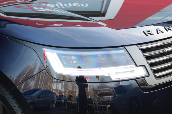 Land Rover Range Rover 4.4 V8 P530 SV LWB AWD AUTOMAAT | PANORAMISCH SCHUIF/KANTEL DAK | MEESTURENDE ACHTERAS | ELEKTRISCH WEGKLAPBARE TREKHAAK | SV INTERIEUR FIRST CLASS CABIN PACK (TWEE VOLLEDIG VERTELBARE ACHTERSTOELEN MET SCHERMEN EN KOELKAST) (RSE) | 23" OBLIVN VELGEN | LUCHTVERING | MASSAGE FUNCTIE OP ALLE STOELEN INCL. VERWARMING EN KOELING | VOORRUIT/STUUR VERWARMING | PRIVACY GLASS | LEDEREN BEKLEDING SEMI ANILINE/EBONY | ADAPTIVE CRUISE CONTROL | ALLE STOELEN ELEKTRISCH VERSTELBAAR 24 VOUDIG | 360° CAMERA | HEMELBEKLEDING LEDER EBONY | DODEHOEK DETECTIE | HEAD UP DISPLAY | SOFT CLO