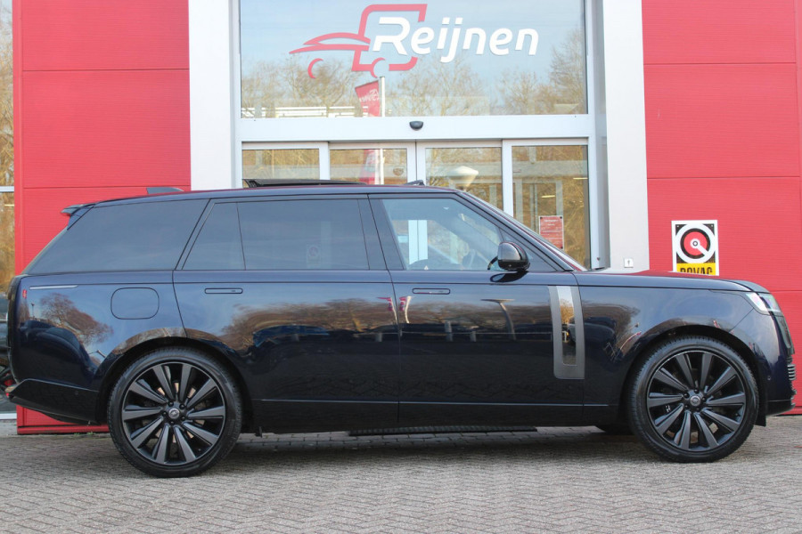 Land Rover Range Rover 4.4 V8 P530 SV LWB AWD AUTOMAAT | PANORAMISCH SCHUIF/KANTEL DAK | MEESTURENDE ACHTERAS | ELEKTRISCH WEGKLAPBARE TREKHAAK | SV INTERIEUR FIRST CLASS CABIN PACK (TWEE VOLLEDIG VERTELBARE ACHTERSTOELEN MET SCHERMEN EN KOELKAST) (RSE) | 23" OBLIVN VELGEN | LUCHTVERING | MASSAGE FUNCTIE OP ALLE STOELEN INCL. VERWARMING EN KOELING | VOORRUIT/STUUR VERWARMING | PRIVACY GLASS | LEDEREN BEKLEDING SEMI ANILINE/EBONY | ADAPTIVE CRUISE CONTROL | ALLE STOELEN ELEKTRISCH VERSTELBAAR 24 VOUDIG | 360° CAMERA | HEMELBEKLEDING LEDER EBONY | DODEHOEK DETECTIE | HEAD UP DISPLAY | SOFT CLO