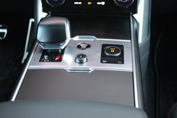 Land Rover Range Rover 4.4 V8 P530 SV LWB AWD AUTOMAAT | PANORAMISCH SCHUIF/KANTEL DAK | MEESTURENDE ACHTERAS | ELEKTRISCH WEGKLAPBARE TREKHAAK | SV INTERIEUR FIRST CLASS CABIN PACK (TWEE VOLLEDIG VERTELBARE ACHTERSTOELEN MET SCHERMEN EN KOELKAST) (RSE) | 23" OBLIVN VELGEN | LUCHTVERING | MASSAGE FUNCTIE OP ALLE STOELEN INCL. VERWARMING EN KOELING | VOORRUIT/STUUR VERWARMING | PRIVACY GLASS | LEDEREN BEKLEDING SEMI ANILINE/EBONY | ADAPTIVE CRUISE CONTROL | ALLE STOELEN ELEKTRISCH VERSTELBAAR 24 VOUDIG | 360° CAMERA | HEMELBEKLEDING LEDER EBONY | DODEHOEK DETECTIE | HEAD UP DISPLAY | SOFT CLO