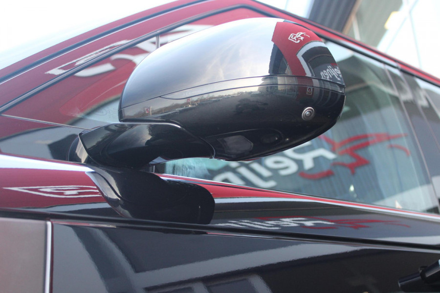 Land Rover Range Rover 4.4 V8 P530 SV LWB AWD AUTOMAAT | PANORAMISCH SCHUIF/KANTEL DAK | MEESTURENDE ACHTERAS | ELEKTRISCH WEGKLAPBARE TREKHAAK | SV INTERIEUR FIRST CLASS CABIN PACK (TWEE VOLLEDIG VERTELBARE ACHTERSTOELEN MET SCHERMEN EN KOELKAST) (RSE) | 23" OBLIVN VELGEN | LUCHTVERING | MASSAGE FUNCTIE OP ALLE STOELEN INCL. VERWARMING EN KOELING | VOORRUIT/STUUR VERWARMING | PRIVACY GLASS | LEDEREN BEKLEDING SEMI ANILINE/EBONY | ADAPTIVE CRUISE CONTROL | ALLE STOELEN ELEKTRISCH VERSTELBAAR 24 VOUDIG | 360° CAMERA | HEMELBEKLEDING LEDER EBONY | DODEHOEK DETECTIE | HEAD UP DISPLAY | SOFT CLO