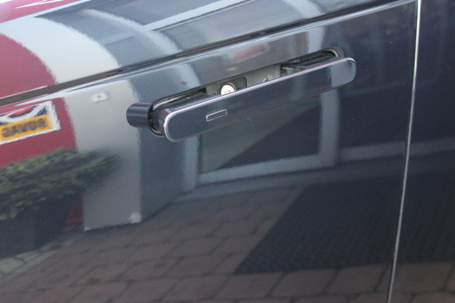 Land Rover Range Rover 4.4 V8 P530 SV LWB AWD AUTOMAAT | PANORAMISCH SCHUIF/KANTEL DAK | MEESTURENDE ACHTERAS | ELEKTRISCH WEGKLAPBARE TREKHAAK | SV INTERIEUR FIRST CLASS CABIN PACK (TWEE VOLLEDIG VERTELBARE ACHTERSTOELEN MET SCHERMEN EN KOELKAST) (RSE) | 23" OBLIVN VELGEN | LUCHTVERING | MASSAGE FUNCTIE OP ALLE STOELEN INCL. VERWARMING EN KOELING | VOORRUIT/STUUR VERWARMING | PRIVACY GLASS | LEDEREN BEKLEDING SEMI ANILINE/EBONY | ADAPTIVE CRUISE CONTROL | ALLE STOELEN ELEKTRISCH VERSTELBAAR 24 VOUDIG | 360° CAMERA | HEMELBEKLEDING LEDER EBONY | DODEHOEK DETECTIE | HEAD UP DISPLAY | SOFT CLO